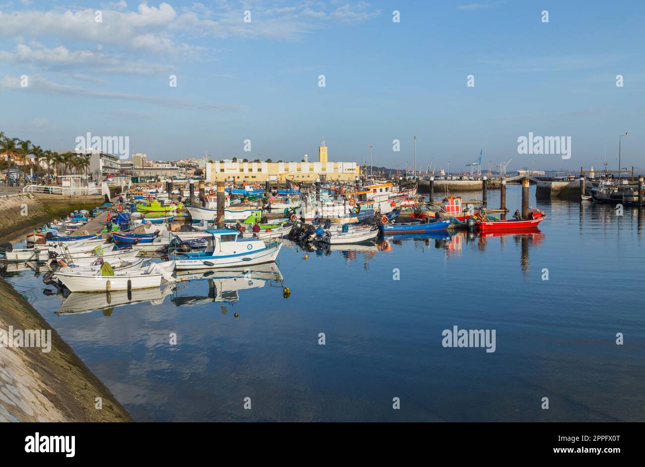 Port de plaisance de Sesimbra Banque D'Images