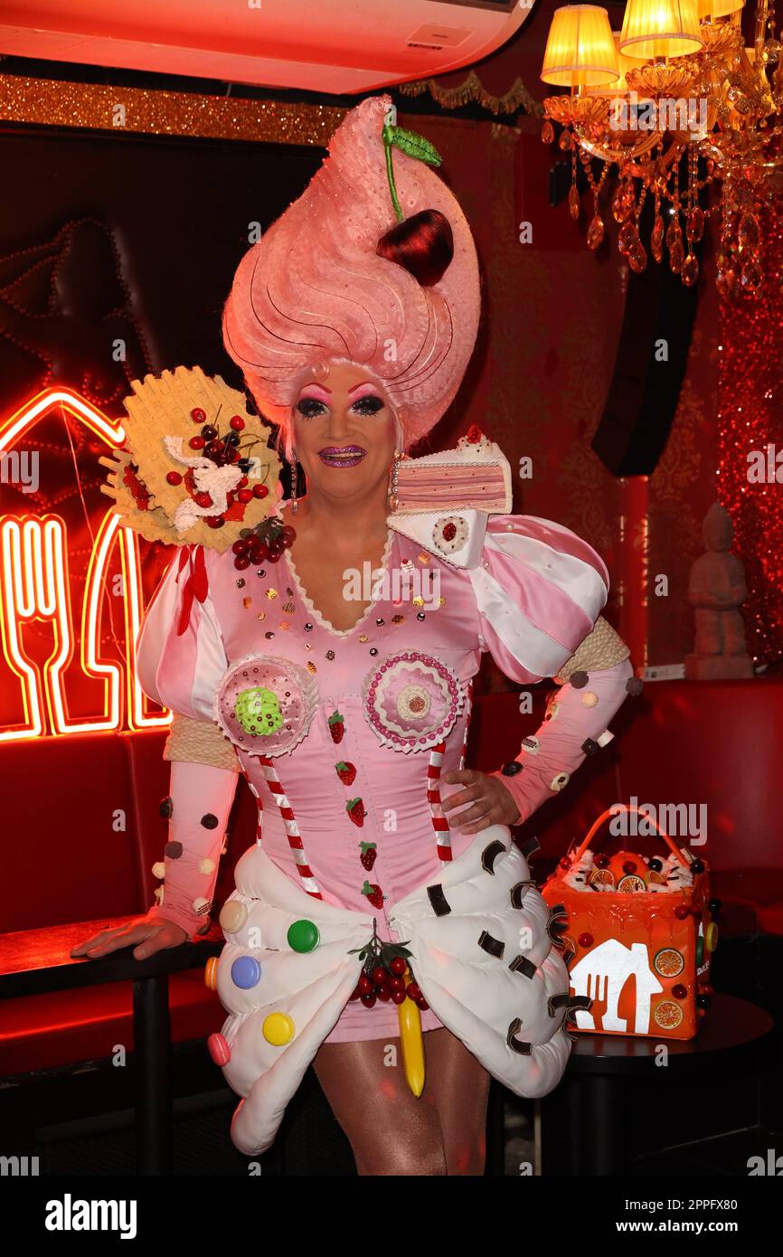 Olivia Jones, Lieferando Food-Queen Présentation des déguisements des drag Queens dans Olivia's Show Club sur la Reeperbahn, Hambourg, 19.07.2022 Banque D'Images