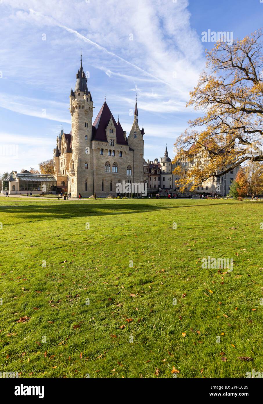 Château de Moszna du 17e siècle, château historique et résidence, Moszna, Opole, Pologne Banque D'Images Château de Moszna du 17e siècle, château historique et résidence, Moszna, Opole, Pologne Banque D'Images