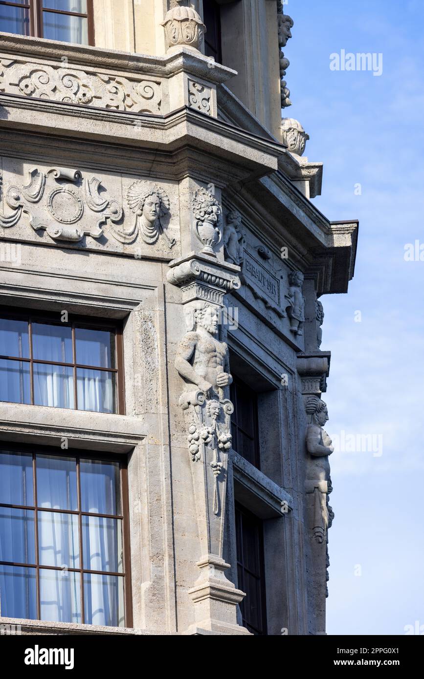 Château de Moszna du 17e siècle, château historique et résidence, Moszna, Opole, Pologne Banque D'Images Château de Moszna du 17e siècle, château historique et résidence, Moszna, Opole, Pologne Banque D'Images