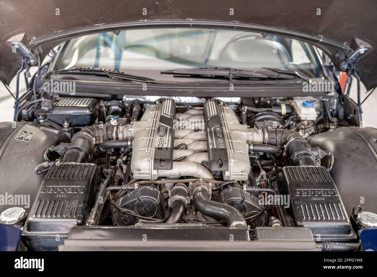 Olomouc, Tchèque - 28 février,2023: Moteur Ferrari Banque D'Images