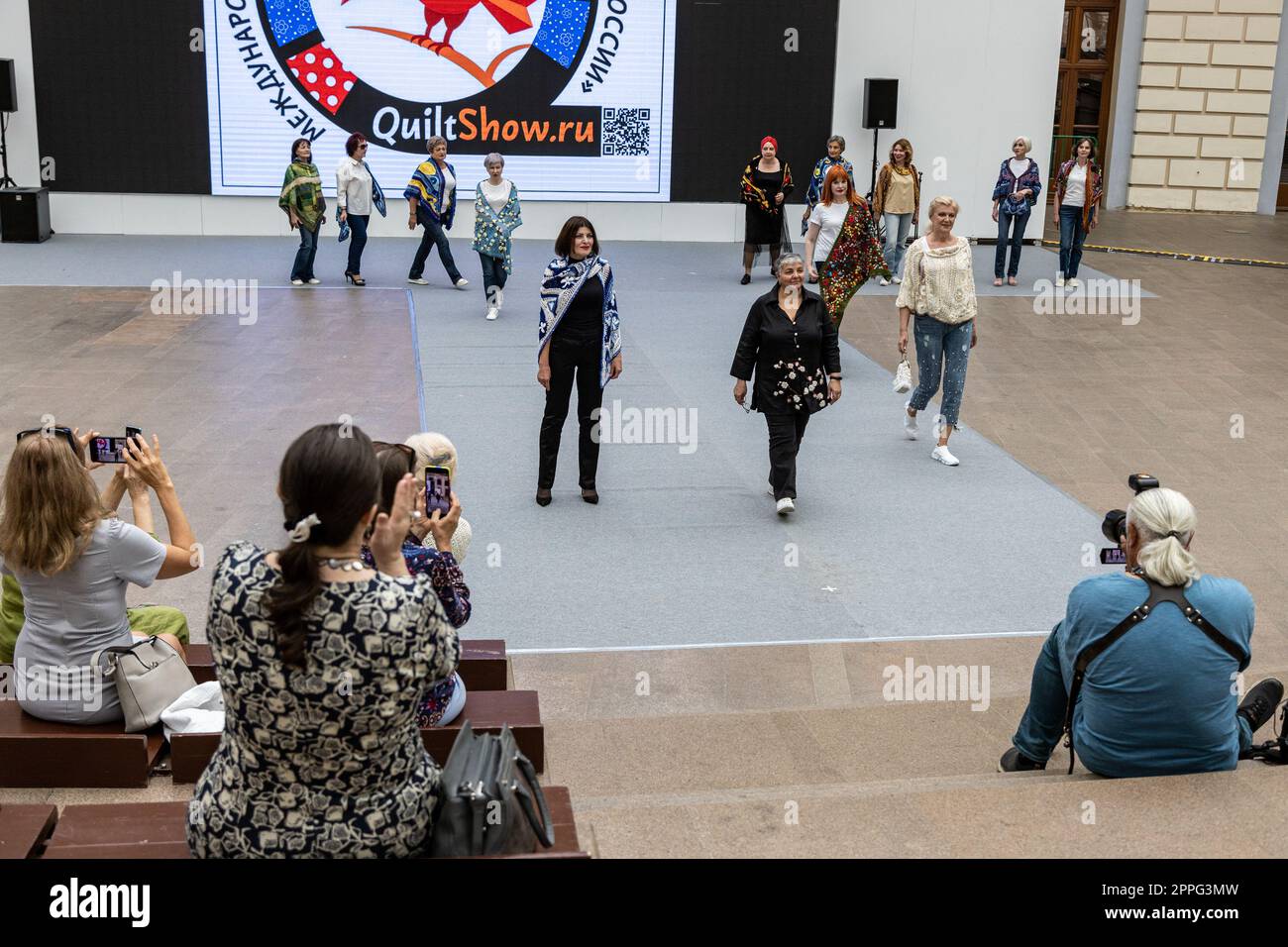 Collections de vêtements patchwork à Moscou Banque D'Images