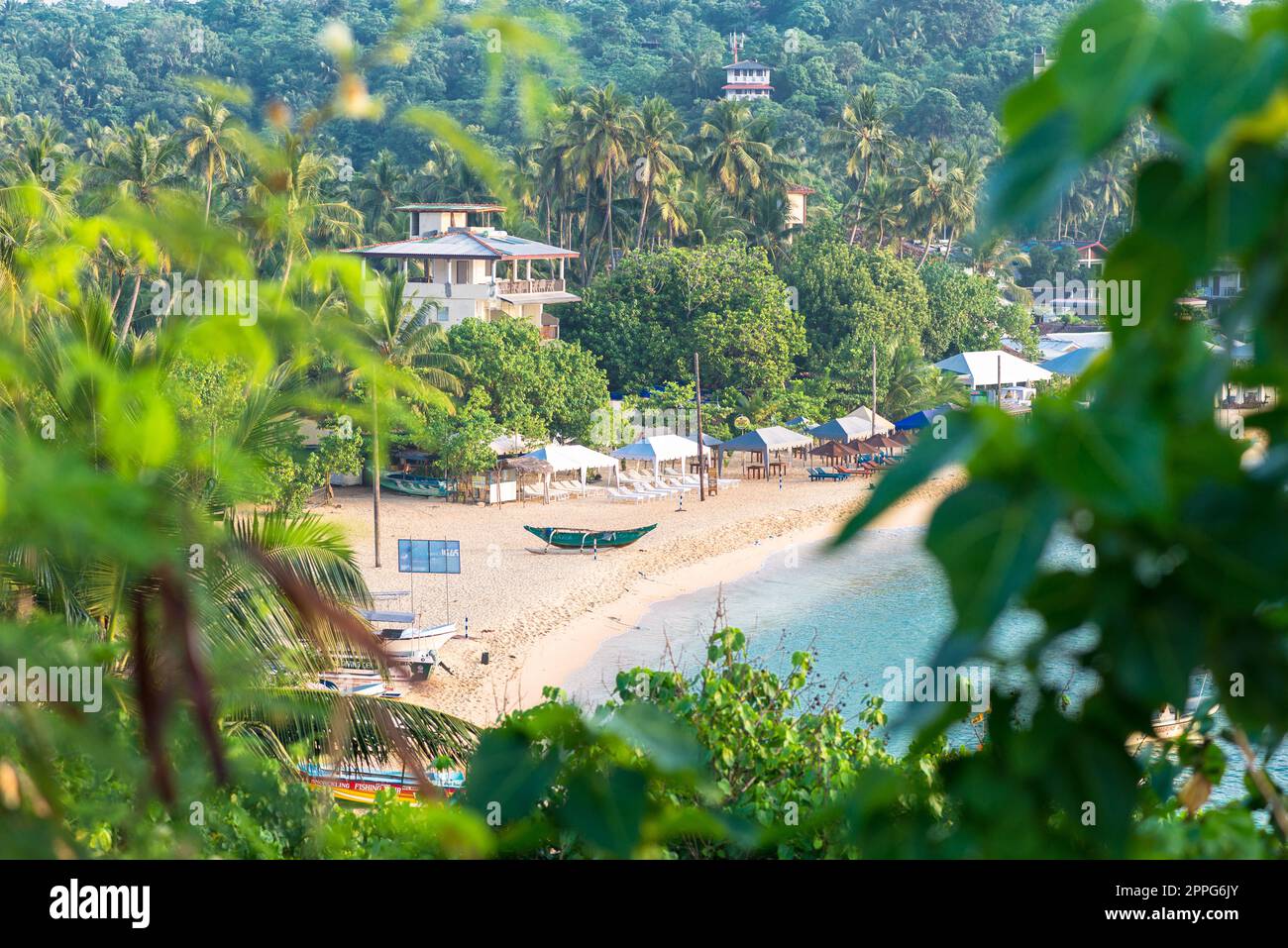 Plage d'Unawatuna dans le sud-ouest du Sri Lanka Banque D'Images Plage d'Unawatuna dans le sud-ouest du Sri Lanka Banque D'Images