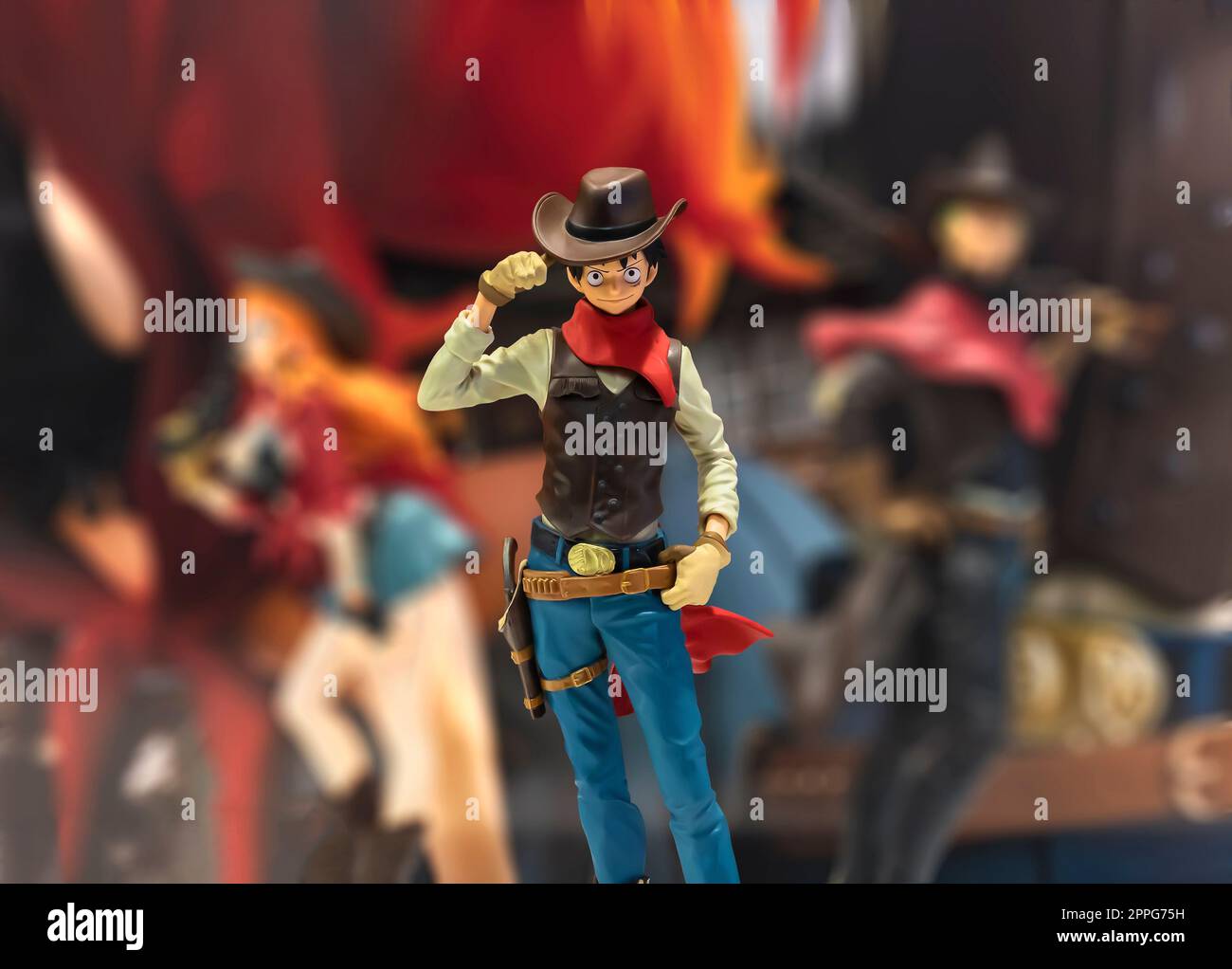 chiba, japon - décembre 22 2018 : figurine peinte en plastique représentant le personnage Monkey D.Luffy du manga et de la série animée One Piece pendant la convention Jump Festa 19. Banque D'Images