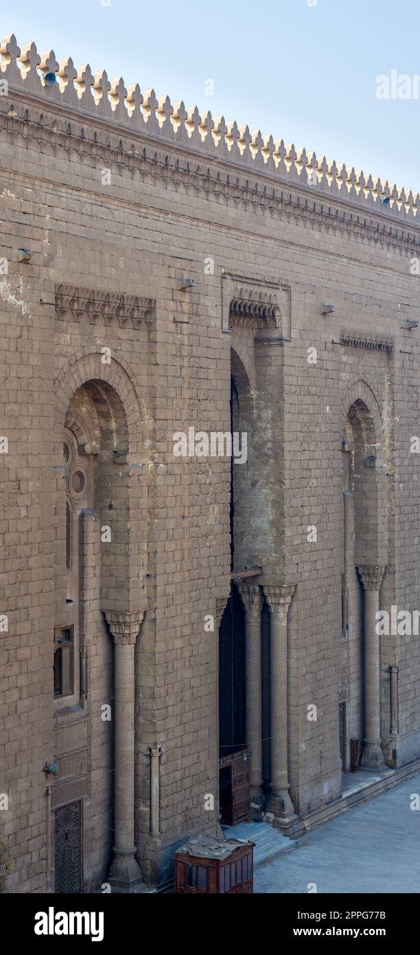 Façade latérale de la mosquée historique Al Rifai, le Caire, Égypte Banque D'Images