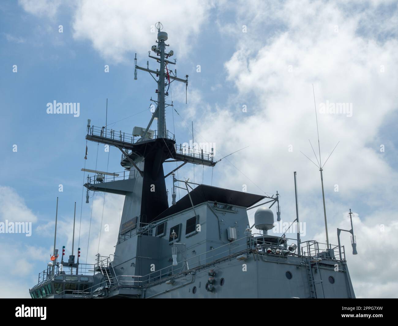 Tour radar sur un porte-avions de navire de guerre de la Marine thaïlandaise Banque D'Images