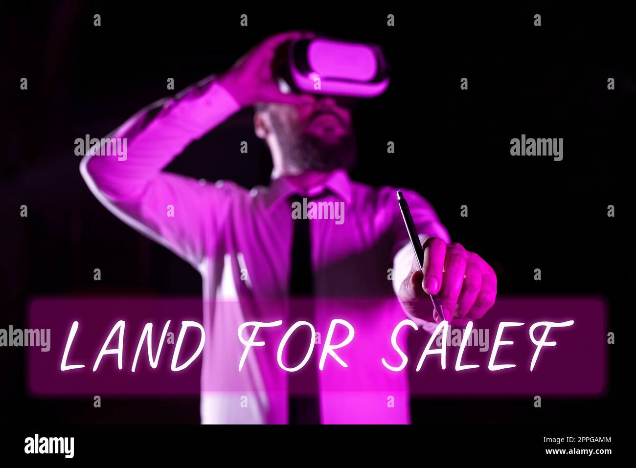 Panneau d'écriture à la main Land for sale. Internet concept Immobilier Lot vendre développeurs Realtors investissement Banque D'Images