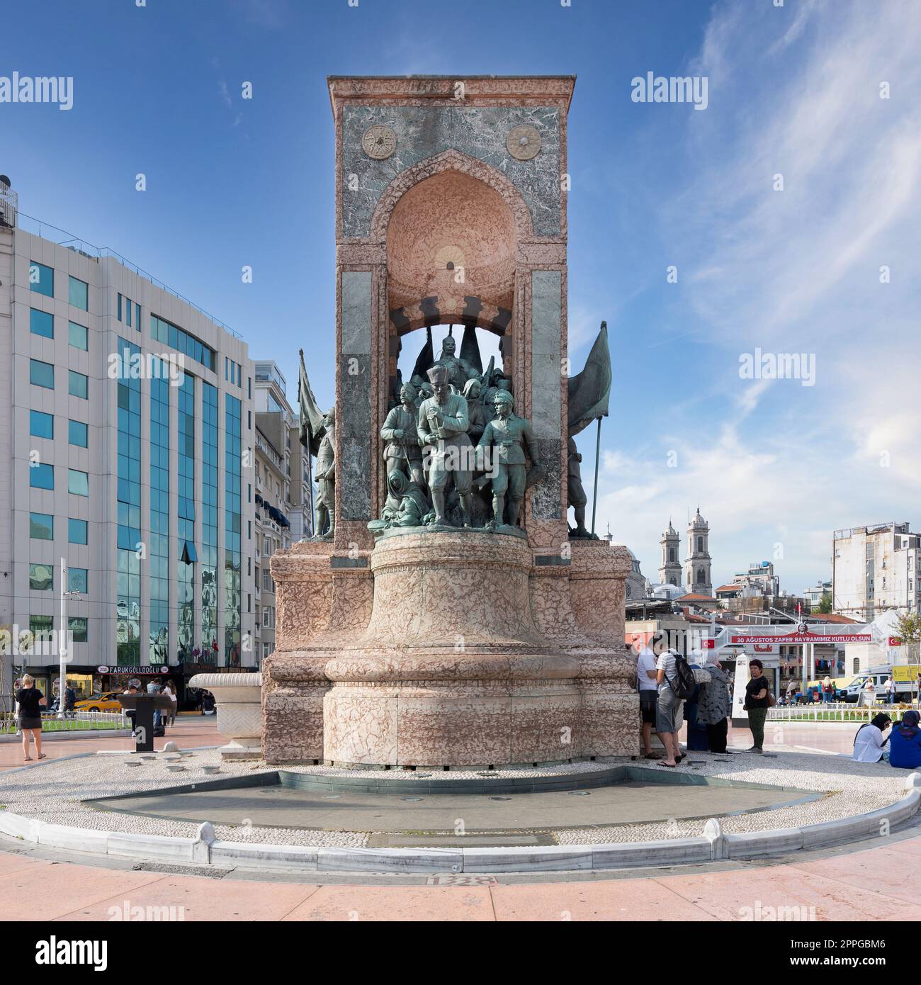 Monument de la République, ou statue Cumhuriyet Aniti, sur la place Taksim, Istanbul, Turquie Banque D'Images