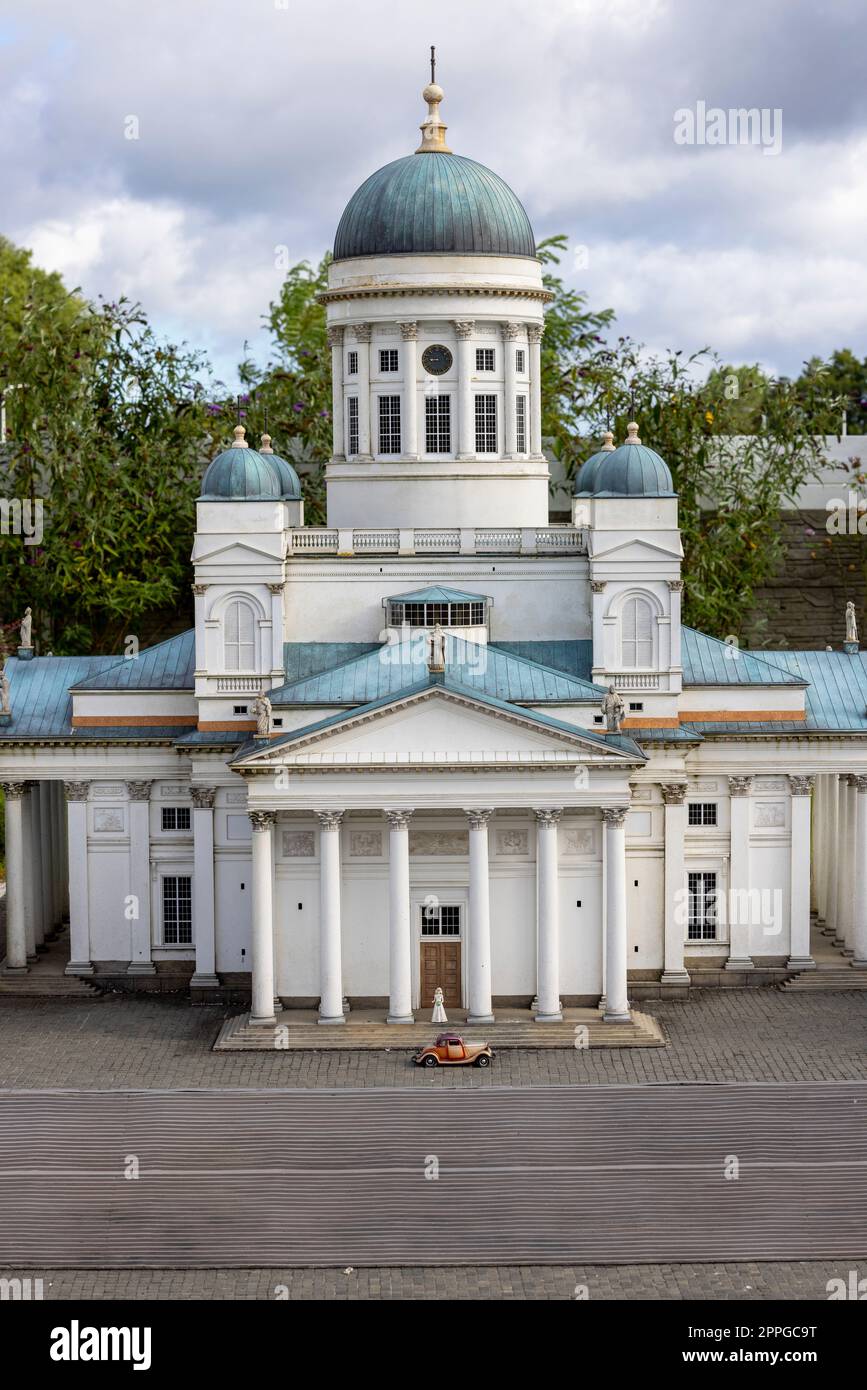 Parc des miniatures de la Baltique, petite réplique de la cathédrale d'Helsinki en Finlande, Miedzyzdroje, Pologne Banque D'Images