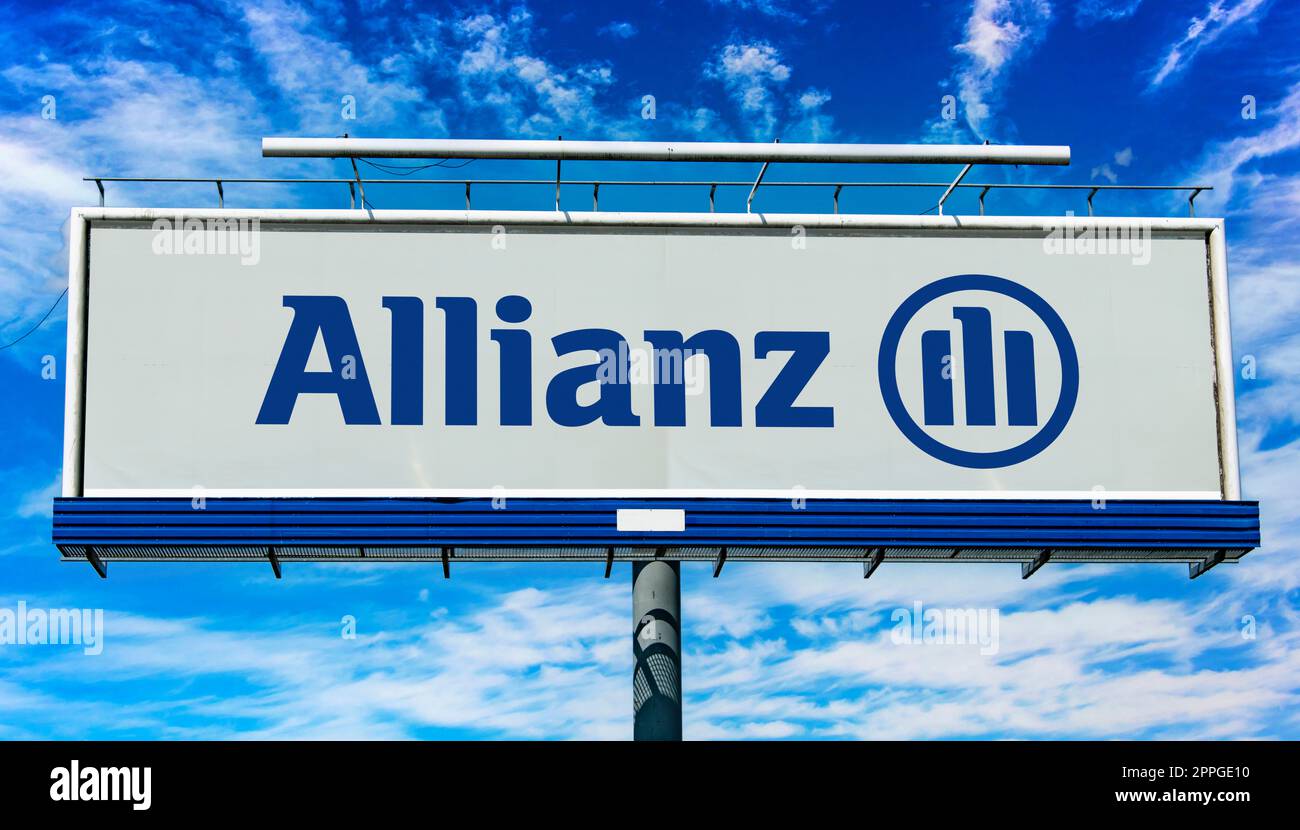 Panneau publicitaire affichant le logo d'Allianz Banque D'Images