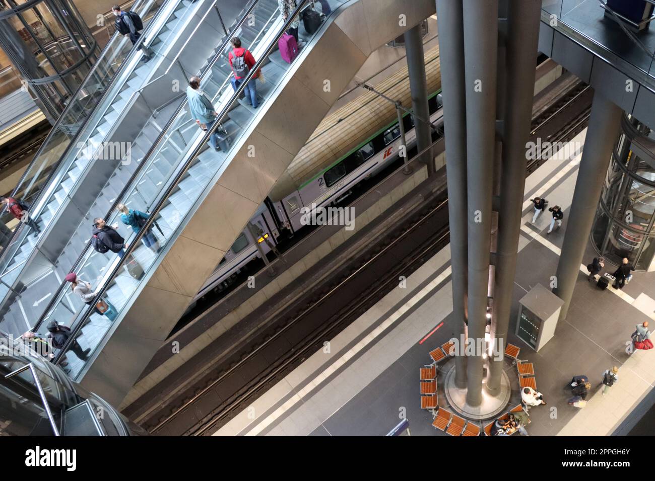 Innenansicht des berliner Hauptbahnhofs Banque D'Images