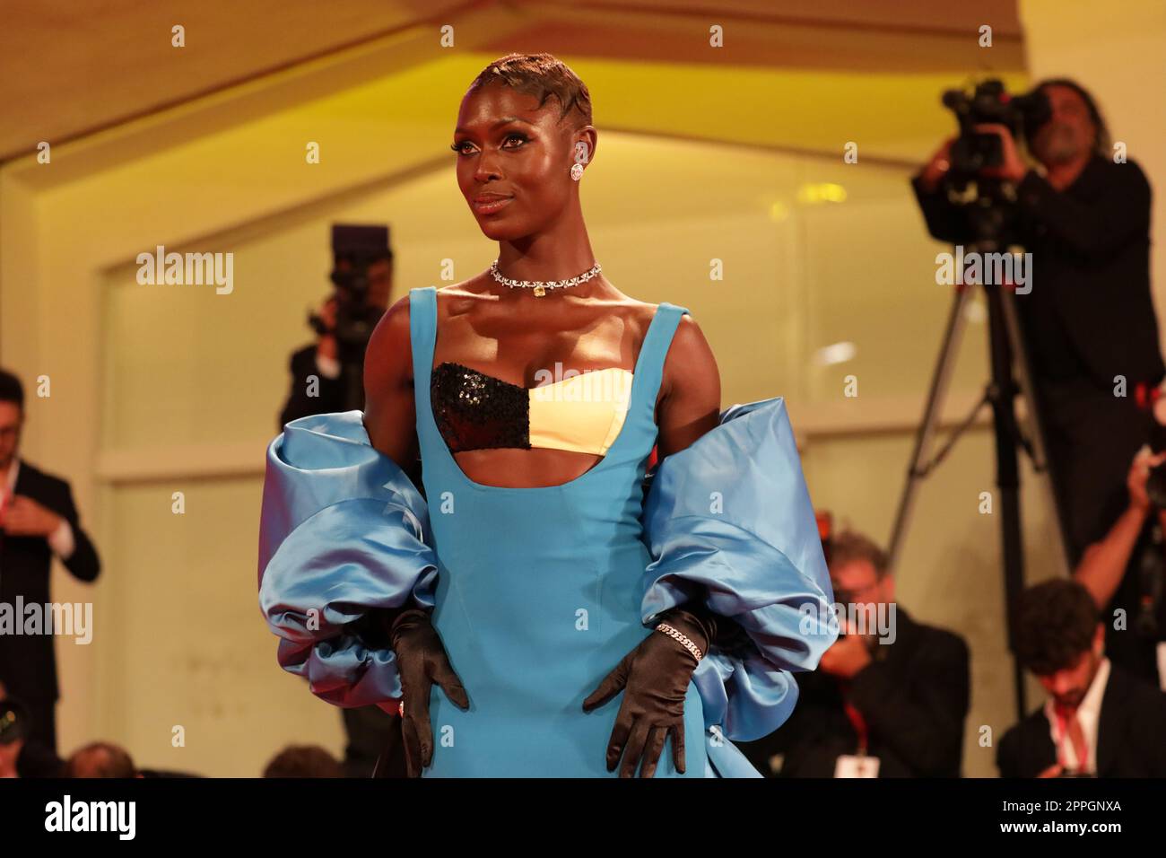 Jodie Turner-Smith au Festival du film de Venise sur le tapis rouge le 4 SEPTEMBRE 2022 Banque D'Images