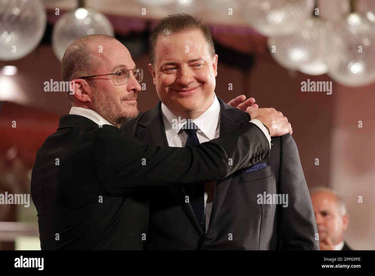 Darren Aronofsky (liens) und Brendan Fraser avec le film la baleine au Festival du film de Venise sur le tapis rouge 4 SEPTEMBRE 2022 première mondiale Banque D'Images