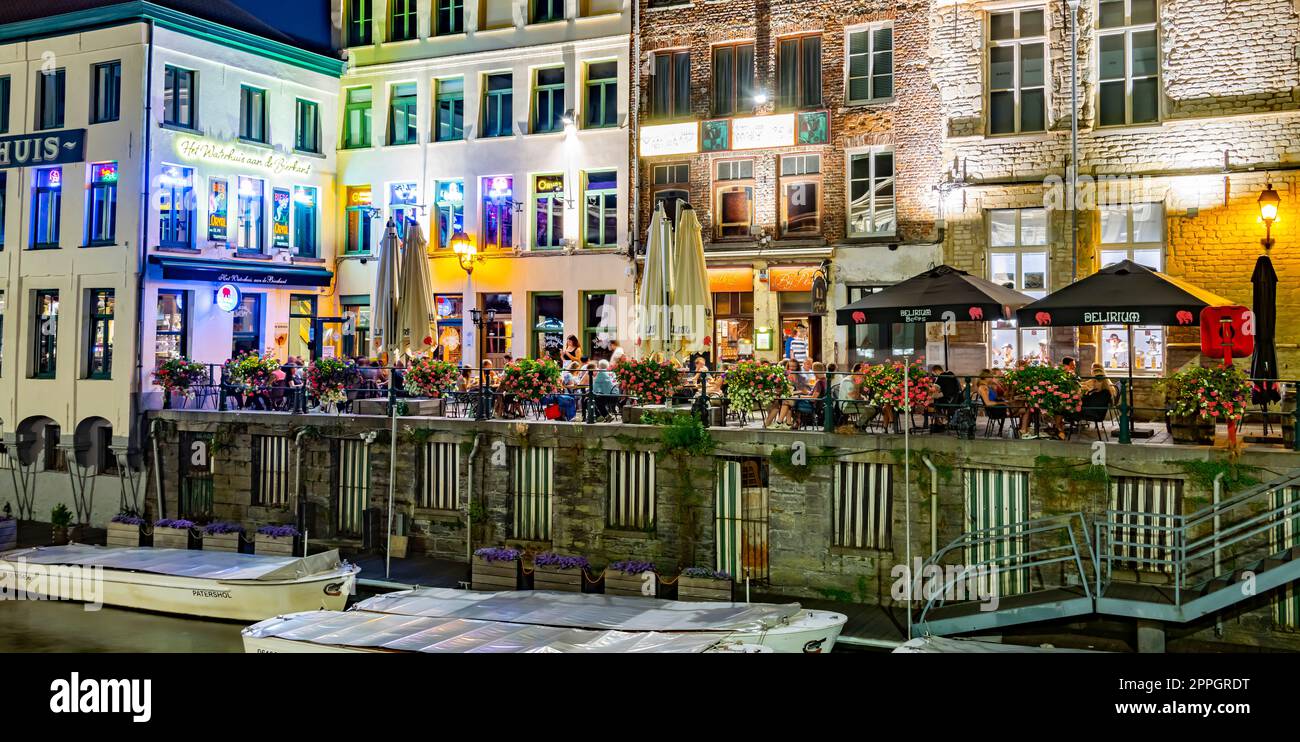 Restaurants dans la vieille ville de Gand, Belgique, la nuit Banque D'Images