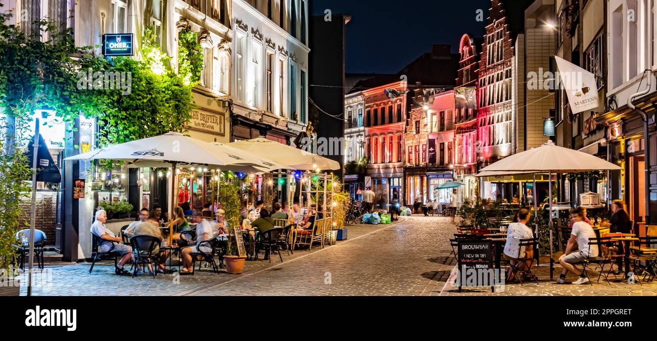 Restaurants dans la vieille ville de Gand, Belgique, la nuit Banque D'Images