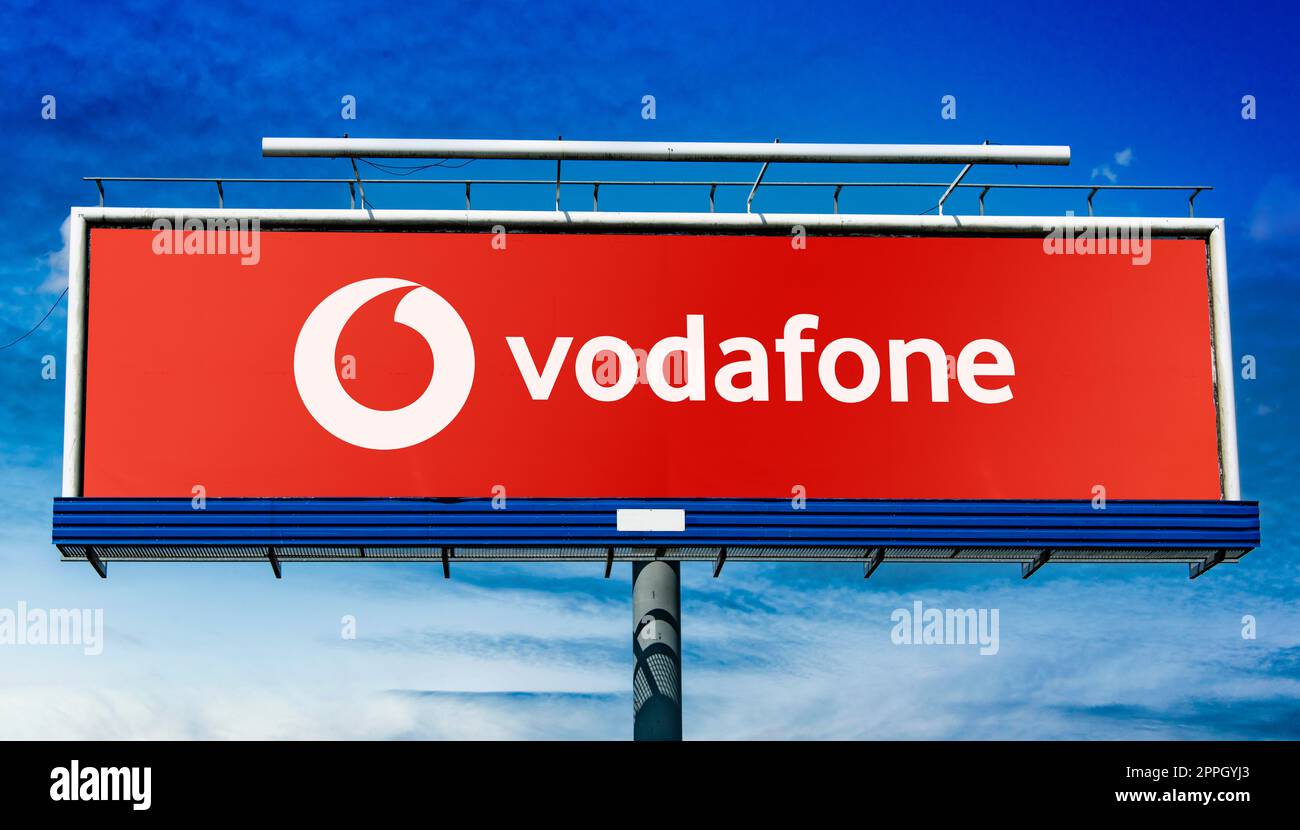 Panneau publicitaire affichant le logo du groupe Vodafone Banque D'Images