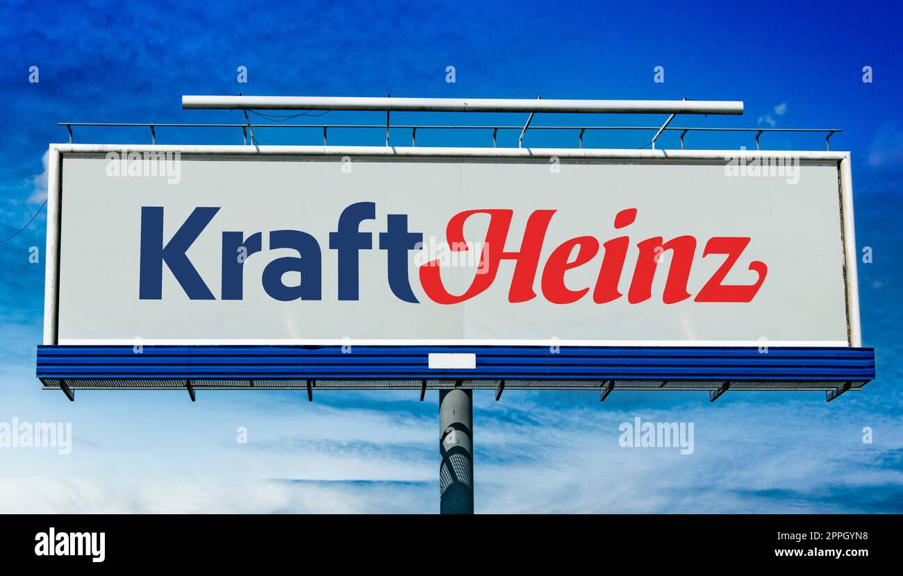 Panneau publicitaire affichant le logo de Kraft Heinz Banque D'Images