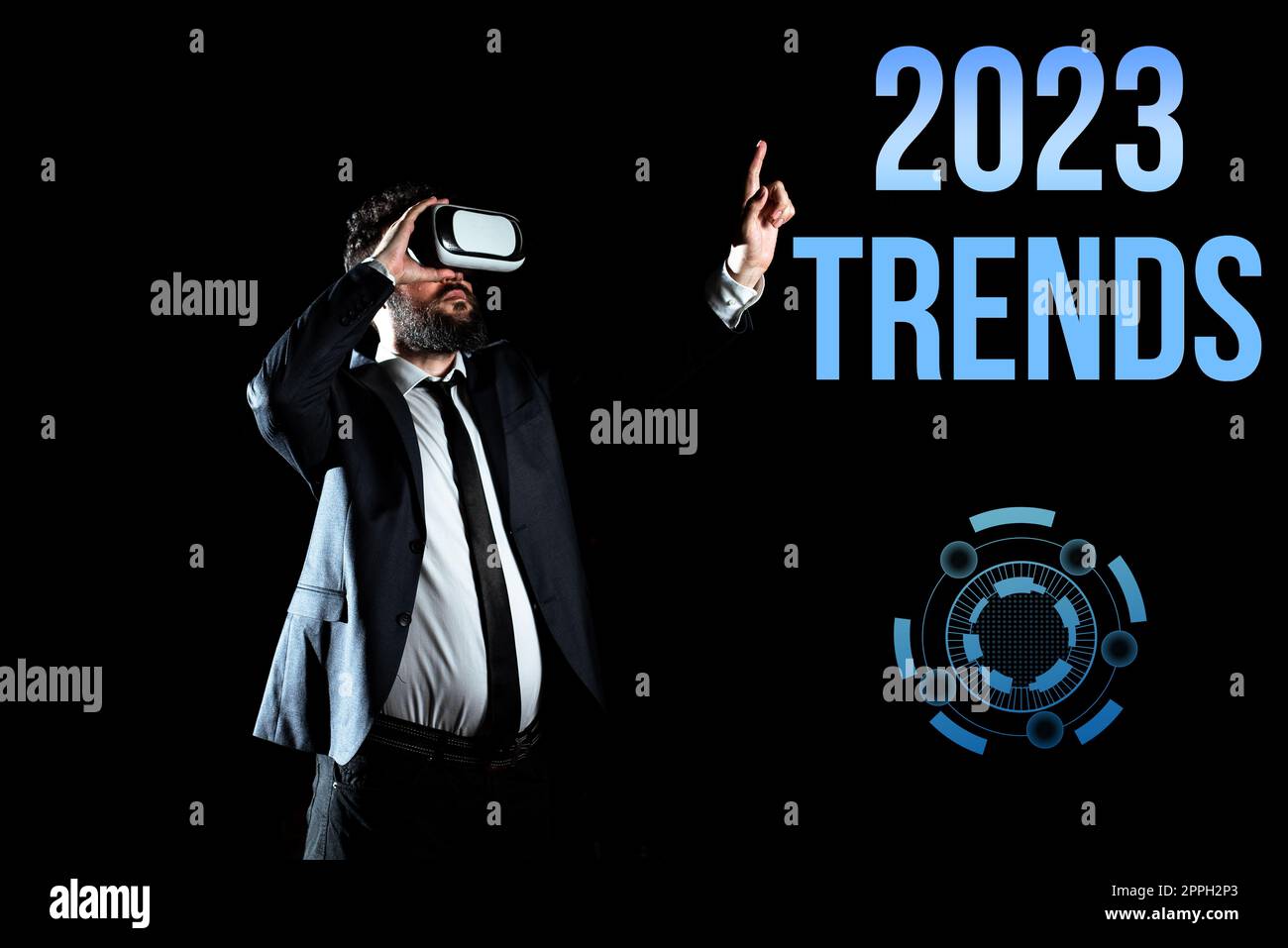 Inspiration montrant les tendances du panneau 2023. Internet concept des choses qui est célèbre pour une courte période de temps dans l'année en cours Banque D'Images