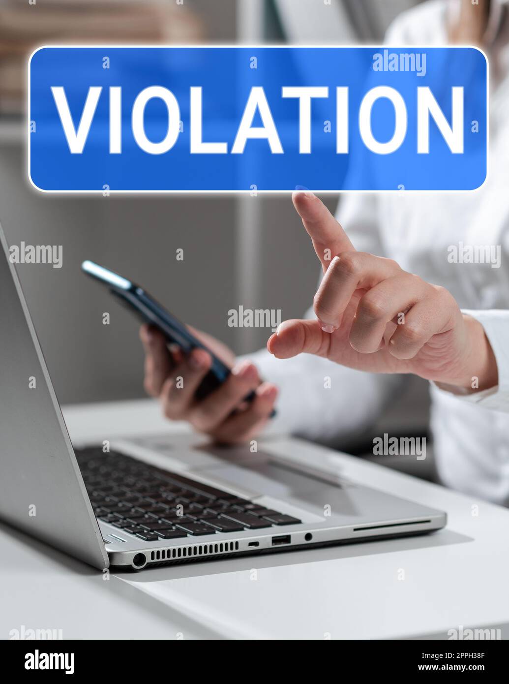 Signe de texte indiquant la violation. Concept d'Internet une violation des règles ou lois établies Banque D'Images