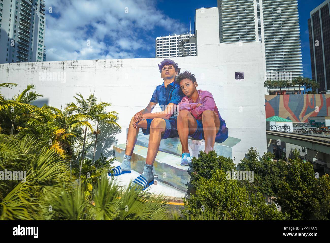Fresques murales du centre-ville de Miami d'auteur inconnu sur les murs de bâtiments Banque D'Images