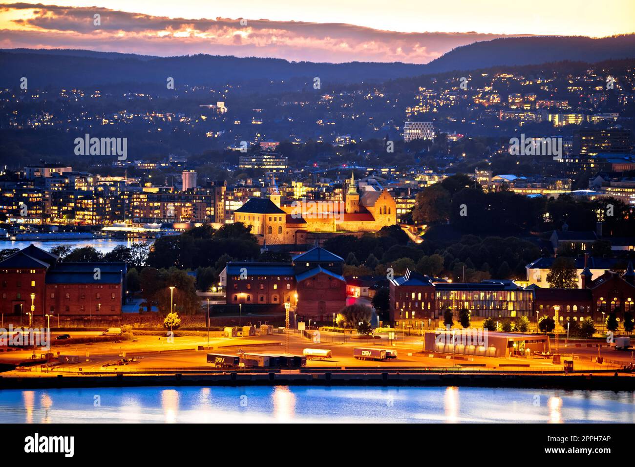 Forteresse Akershus à Oslo vue au crépuscule Banque D'Images