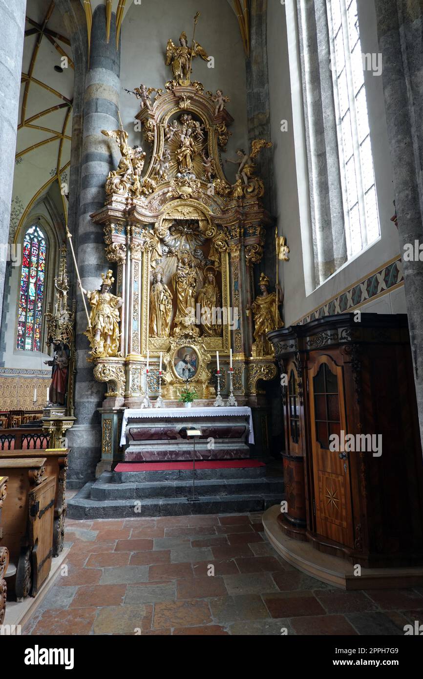Barocke katholische Pfarrkirche Maria Himmelfahrt Schwaz Banque D'Images
