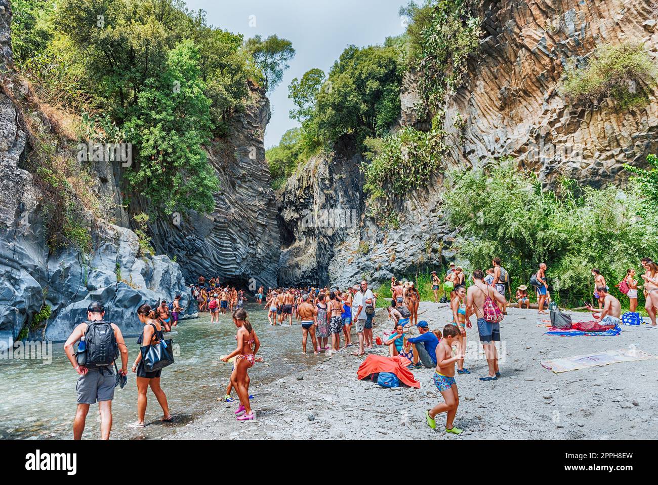 Alcantara river park Banque de photographies et d'images à haute résolution  - Alamy