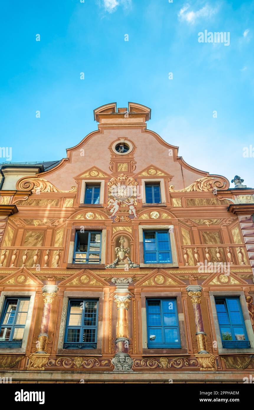 STRASBOURG, FRANCE - 29 AOÛT 2013 : façade de la pâtisserie chrétienne de Strasbourg, Alsace, France, peinte par Edgar Mahler en 1987 Banque D'Images