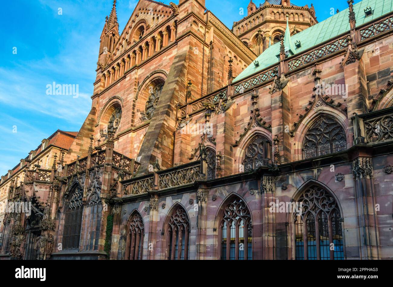 Détail architectural de la cathédrale gothique de Strasbourg, France Banque D'Images