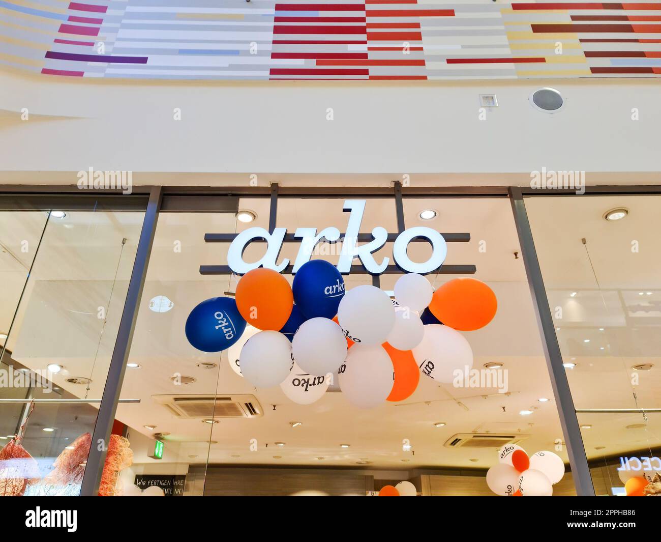 Kiel, Allemagne - 16. Octobre 2022 : un grand logo de la chaîne de magasins nommée Arko dans un centre commercial. Banque D'Images