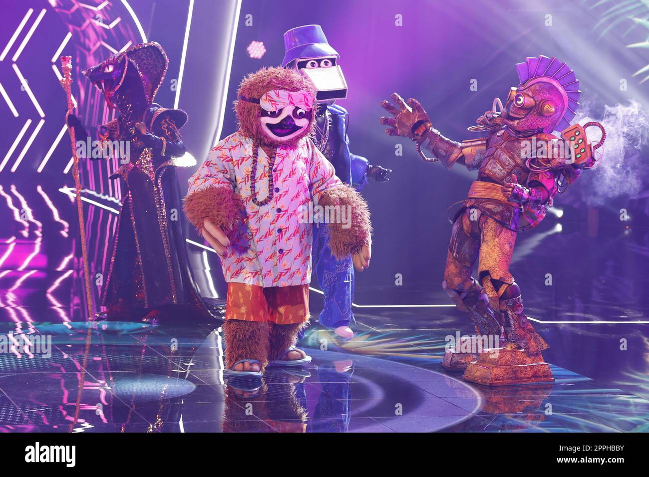 The Black Mamba,The Sloth - Tom Beck,The Pipe - Thomas Hayo,Rosty,The Masked Singer saison 7 Episode 3,MMC Studios,Cologne,15.10.2022 Banque D'Images