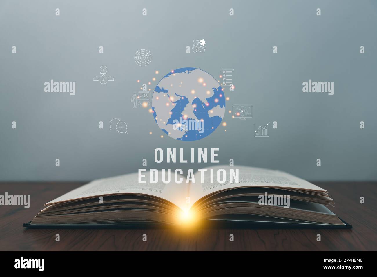 Livre ouvert couché sur le bureau. Interface d'icône en ligne pédagogique technologie formation numérique concept d'apprentissage. Banque D'Images