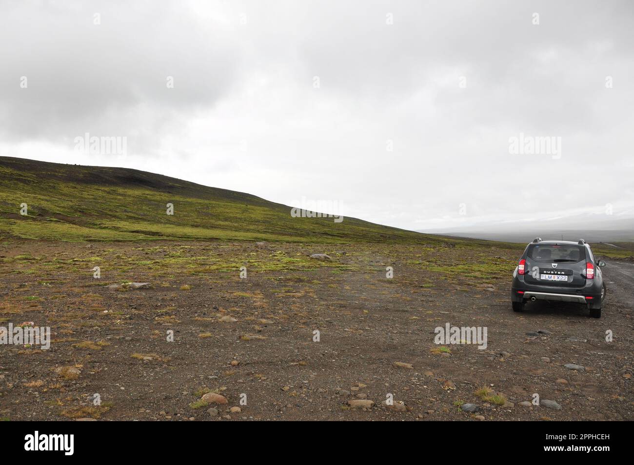 Dacia Duster gris sur l'une des routes F d'Islande Banque D'Images