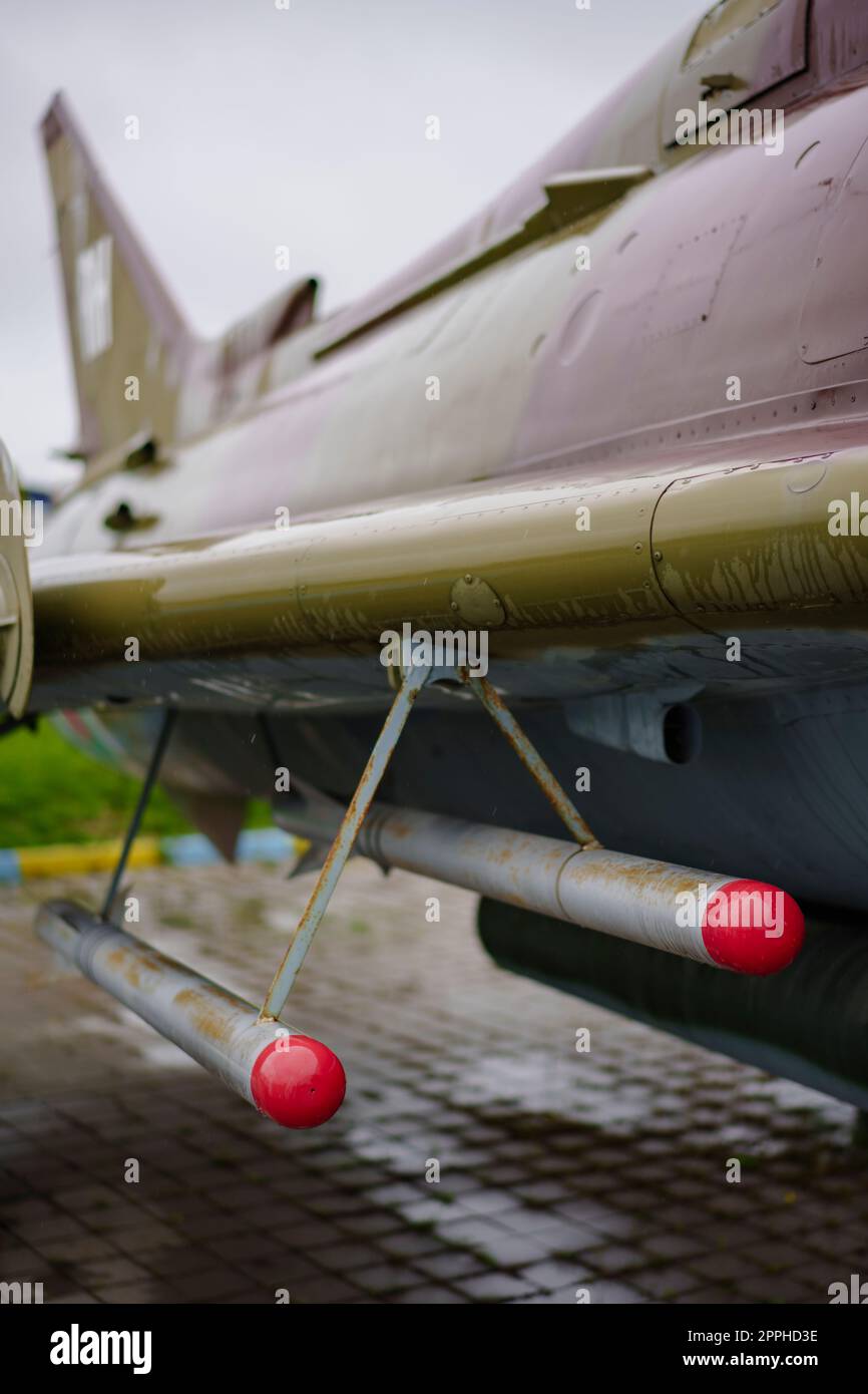 Fausses roquettes sur un avion de chasse à réaction Banque D'Images Fausses roquettes sur un avion de chasse à réaction Banque D'Images