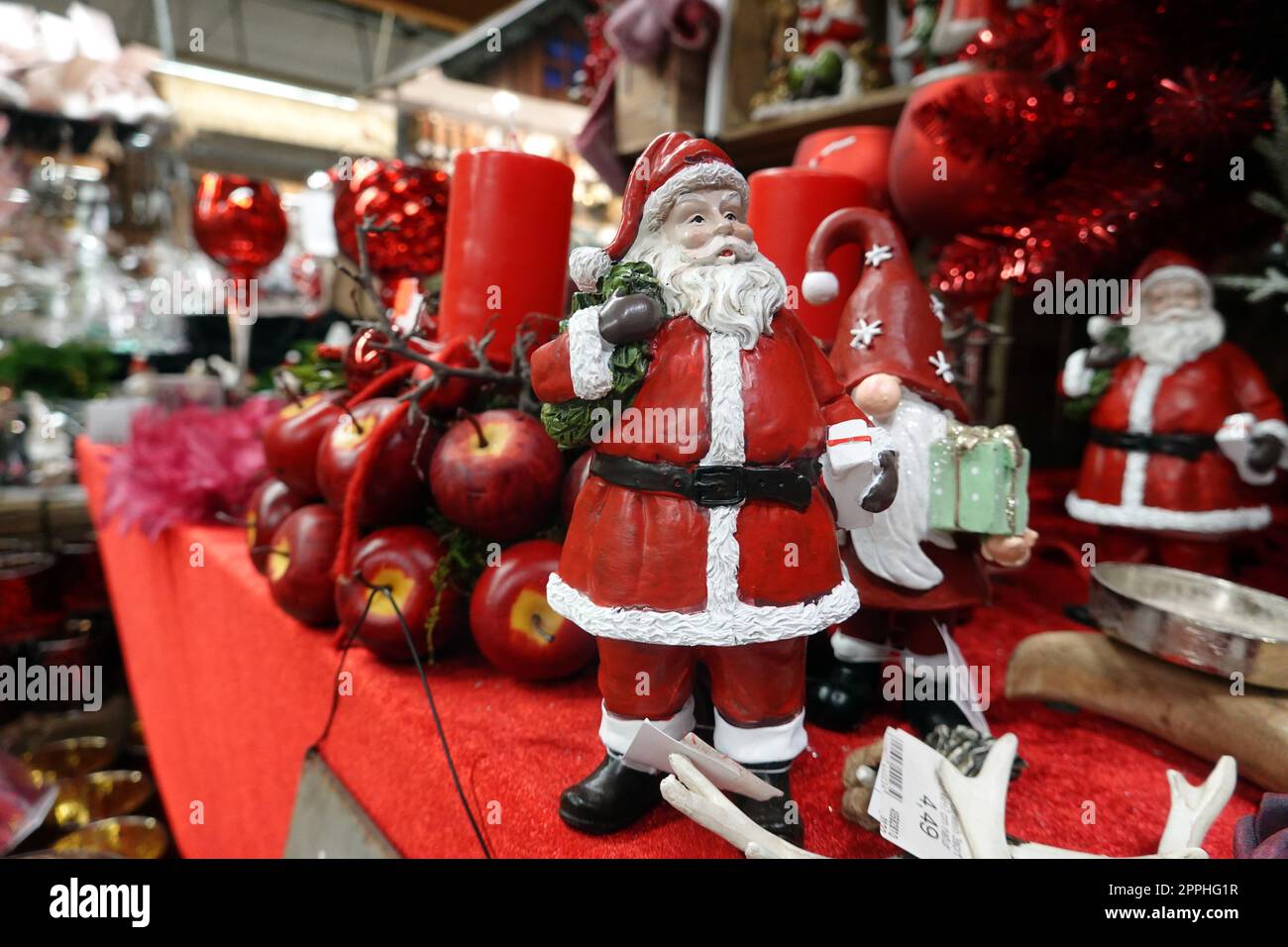 Weihnachtsdekoration in einem Baumarkt - Symbolbild Banque D'Images
