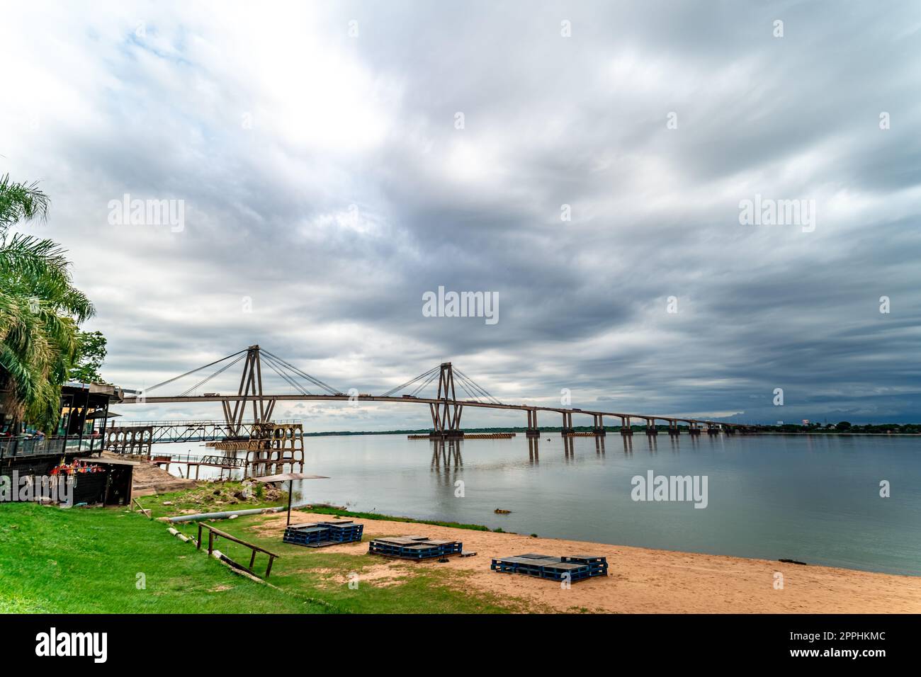 Pont général Belgrano en Argentine sur la rivière Parana Banque D'Images
