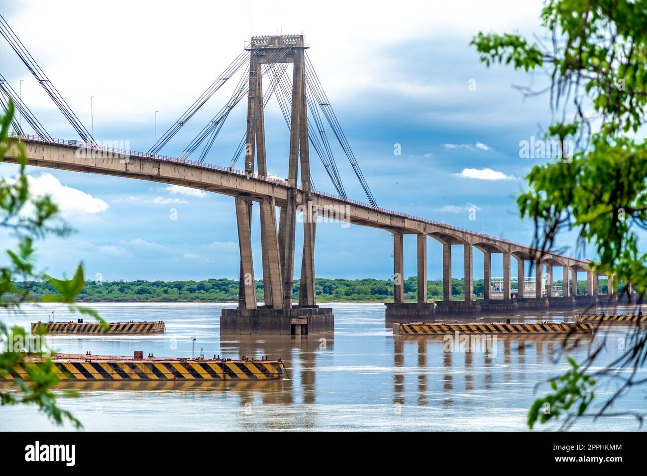 Pont général Belgrano en Argentine sur la rivière Parana Banque D'Images