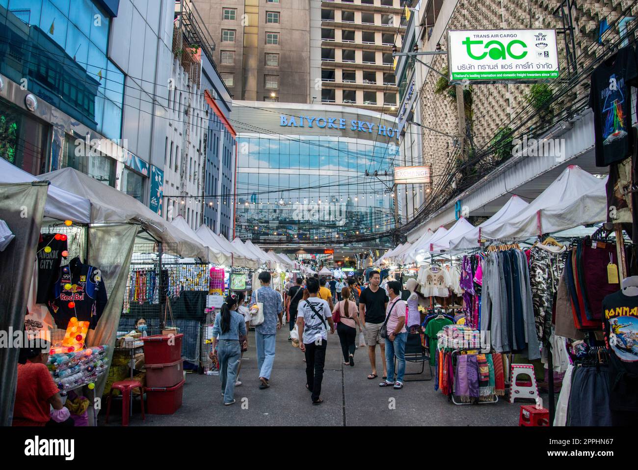 Marché TEXTILE PRATUNAM BANGKOK THAÏLANDE Banque D'Images