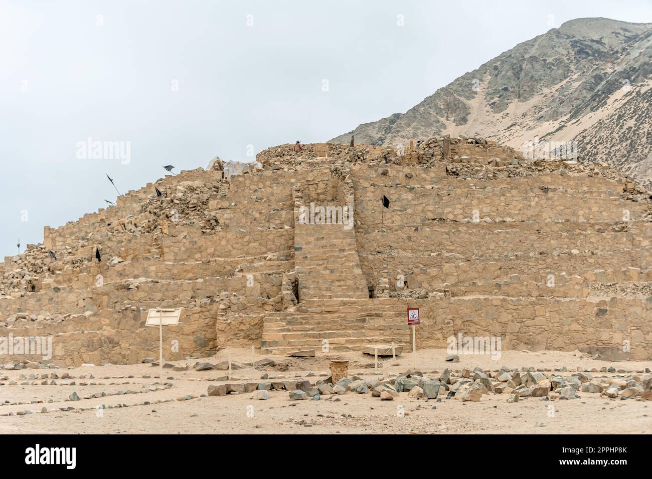 Site archéologique de la civilisation Caral au Pérou, dans la vallée de la Supe, déclaré site du patrimoine culturel de l'humanité par l'UNESCO Banque D'Images