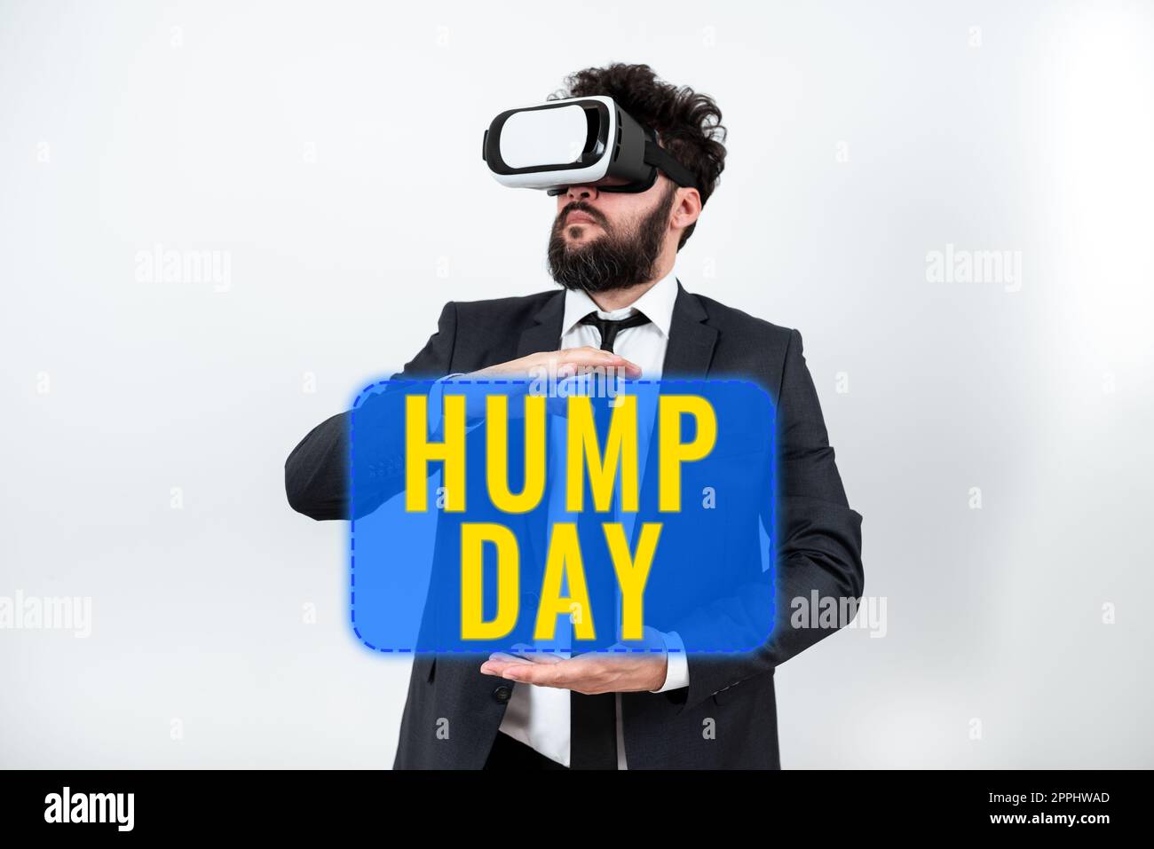 Affichage conceptuel Hump Day. Concept qui signifie grimper une colline proverbiale pour traverser une semaine difficile mercredi Banque D'Images