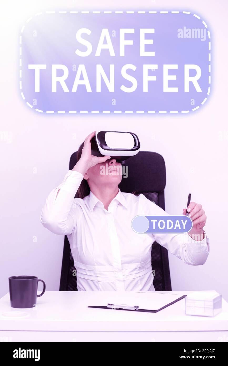 Affiche manuscrite transfert coffre-fort. Concept d'entreprise transmettant le patient d'une surface à un lit avec soin Banque D'Images