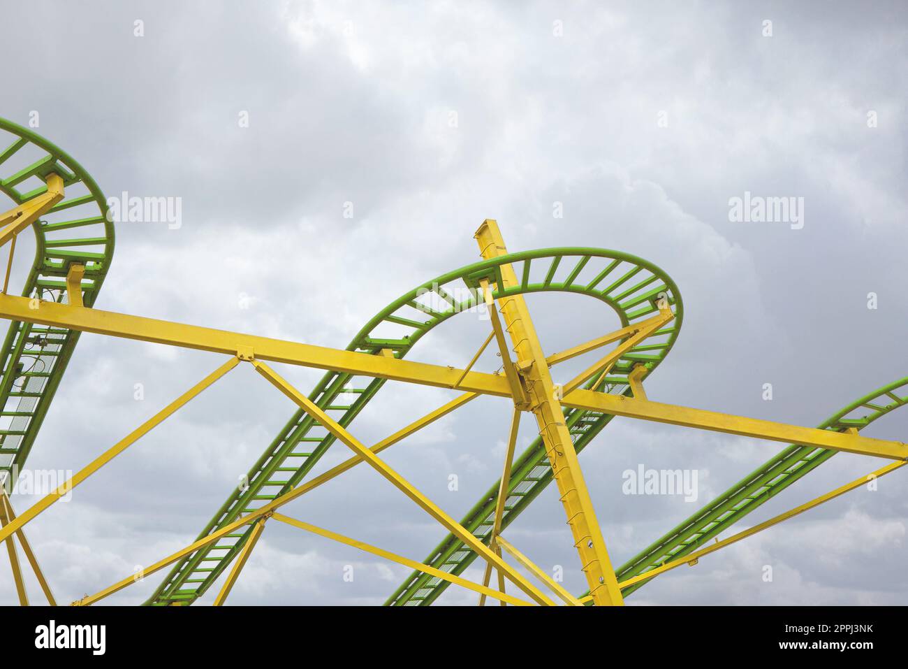 Roller coaster rails Banque de photographies et d’images à haute ...