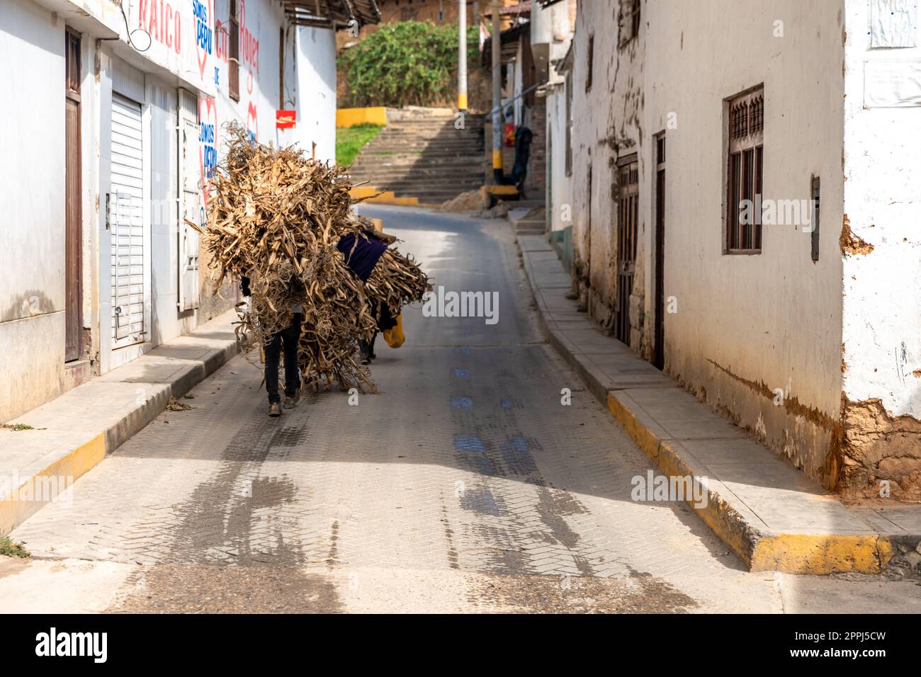 Pérou - 19 septembre 2022: rue de la campagne péruvienne en Amérique du Sud Banque D'Images