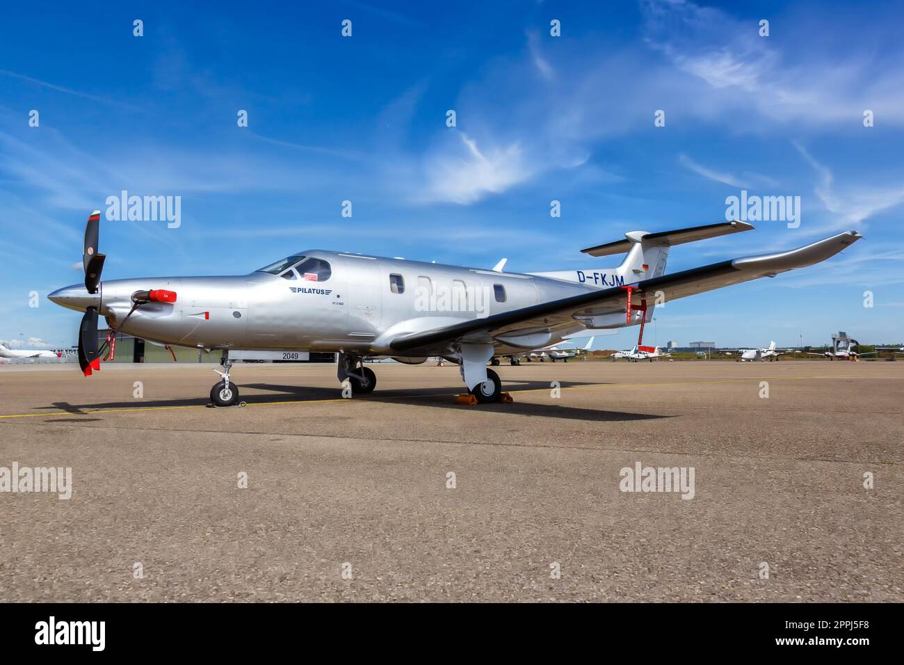 Privates Pilatus PC-12 avion Stuttgart aéroport en Allemagne Banque D'Images