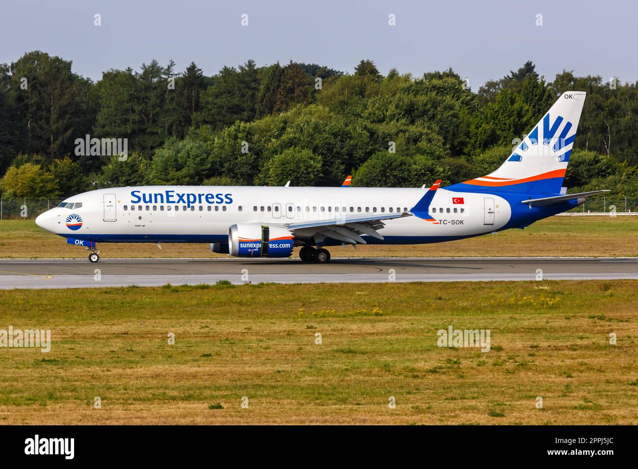 SunExpress Boeing 737 MAX 8 avion aéroport de Hambourg en Allemagne Banque D'Images