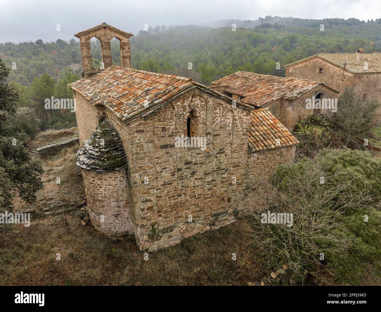 Église romane de Sant Cugat de Salou ou Raco à Navas (Bages) Catalogne. Espagne. Banque D'Images