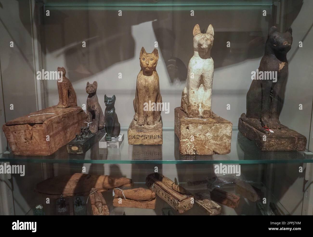 Statue De Chat Décorative Avec Plateau De Rangement - En Résine Grise, Idéale Pour Le Salon, L'entrée Ou Le Bureau - 2