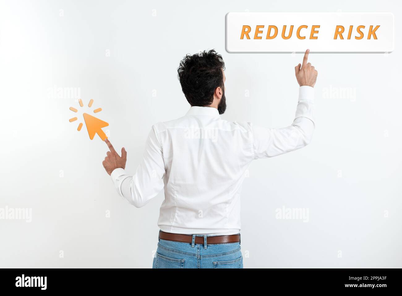 Panneau écrit à la main réduire le risque, concept signifiant réduire ...