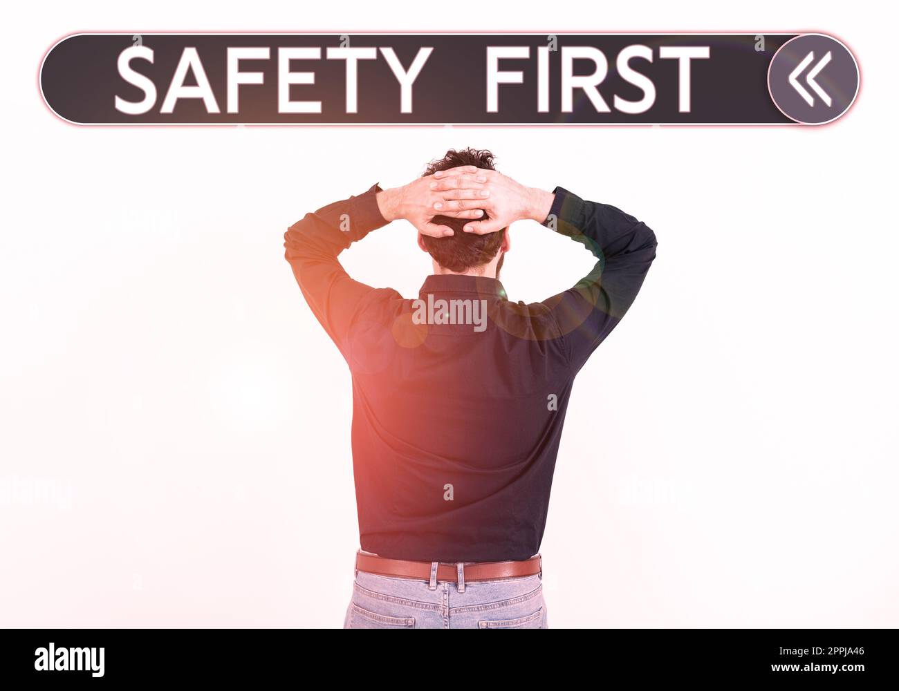 Signalétique manuscrite Safety First. Mot pour éviter tout risque inutile vivre en toute sécurité faire attention Banque D'Images