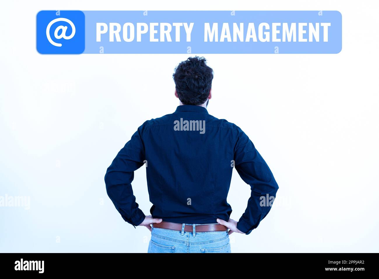 Panneau d'écriture manuelle gestion de la propriété. Concept Internet supervision de l'immobilier valeur préservée de l'installation Banque D'Images